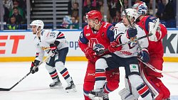 Хоккейный клуб «Металлург» проиграл в гостях «Локомотиву» в чемпионате КХЛ