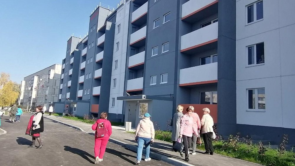 В Саткинском районе жители 12 аварийных домов получили новые квартиры