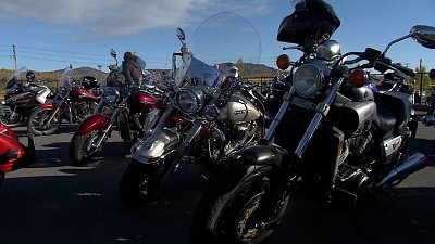 В Карабаше байкеры организовали свадьбу на закрытии мотосезона