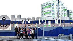 Евгений Гельфонд: «Солдат воюет оружием, а театр — словом!»