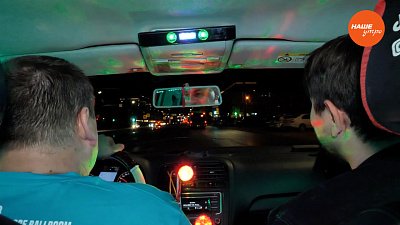 Поездки по ночному городу в сюжете «Весёлый таксист»