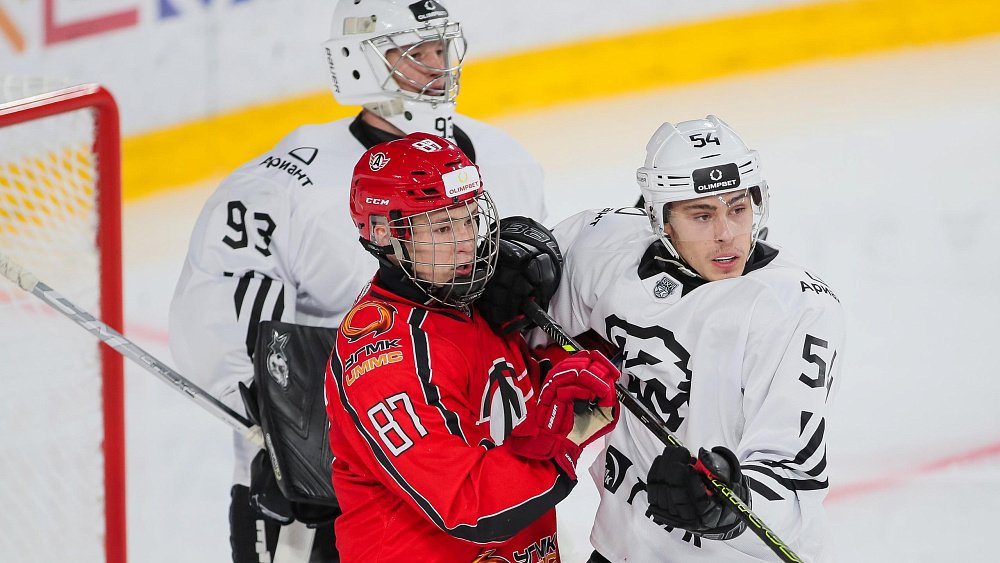 Хоккеисты «Белых медведей» одержали четвертую победу подряд в чемпионате МХЛ