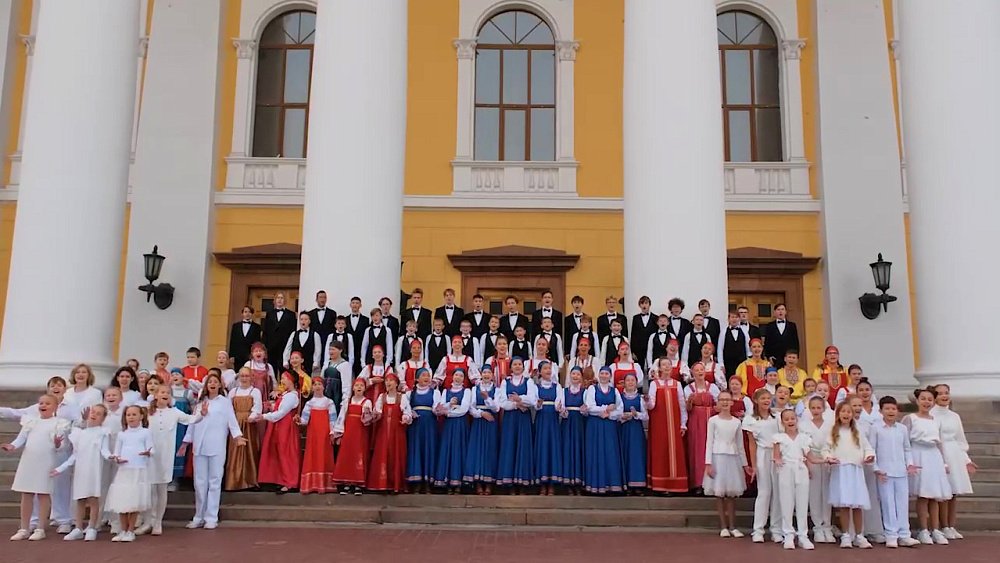 Челябинские школьники записали песню ко Дню воссоединения новых регионов с Россией