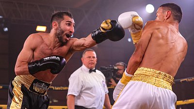 Боксер из Златоуста Эдмонд Худоян победно дебютировал на профессиональном ринге