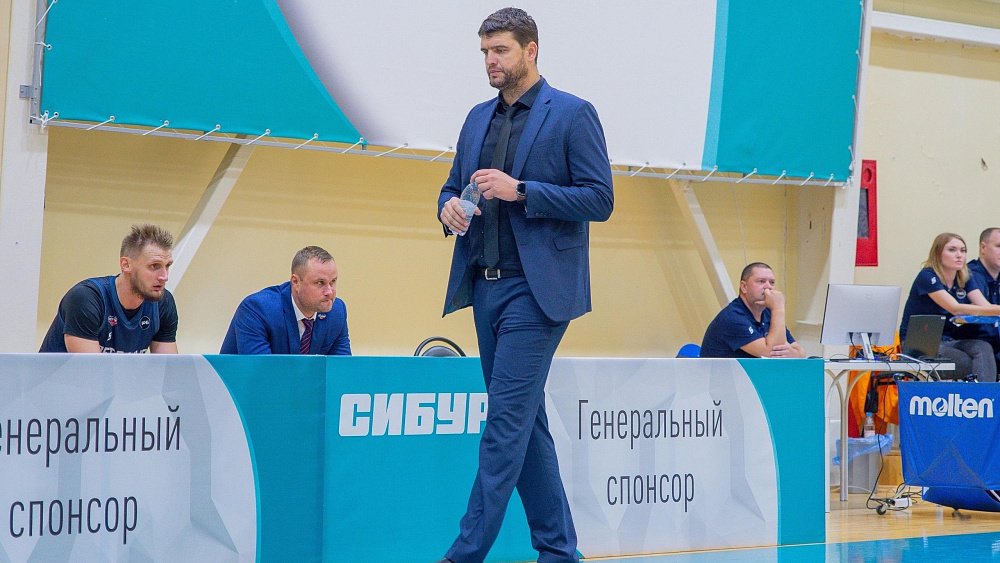 Баскетбольный клуб «Металлург» объявил об уходе главного тренера Артема Куринного
