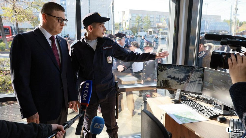Губернатор Алексей Текслер открыл в центре Челябинска новый пункт полиции