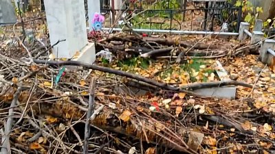 Челябинцы пожаловались на беспорядок на Успенском кладбище