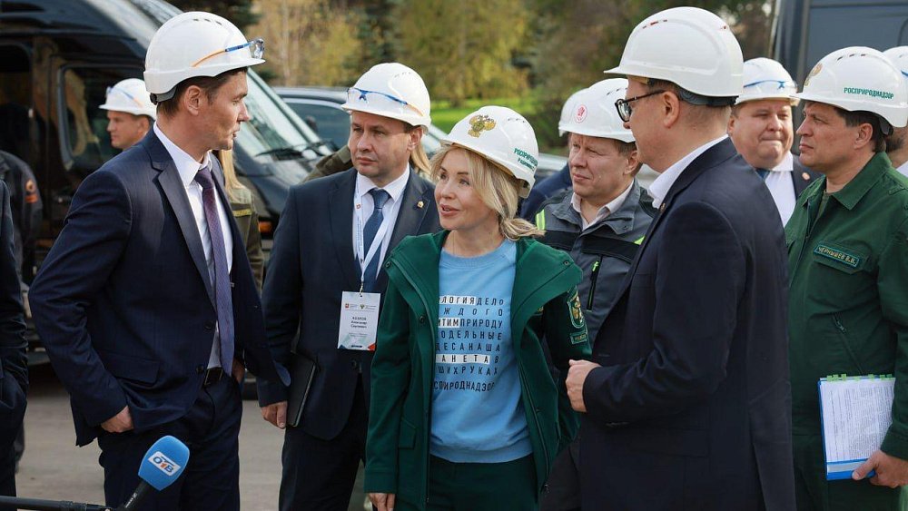 Главе Росприроднадзора показали, как на челябинском заводе на 70% снизят выбросы