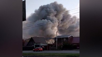 В Магнитогорске вспыхнул цех по переработке пиломатериалов