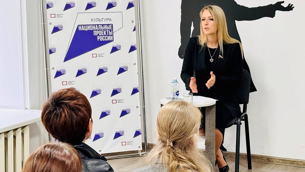 Депутат из Челябинска просит Мишустина ввести для учителей надбавки за стаж