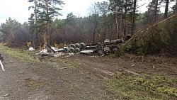 На трассе в Катав-Ивановском районе водитель погиб в перевернувшейся фуре