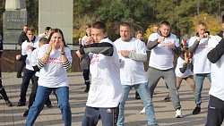 В Челябинске состоялся автопробег в честь дня рождения Владимира Путина