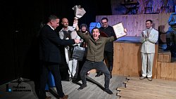 Челябинский НХТ отметил юбилей постановкой «Корабль-театр»