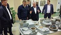 Губернатор Алексей Текслер посетил учебно-производственный центр машзавода «Агрегат»