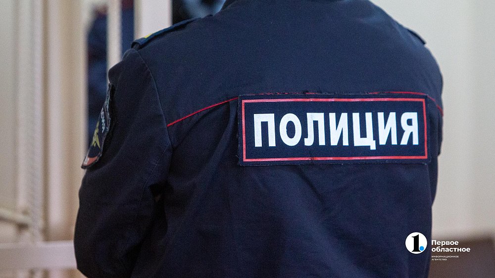 Челябинец украл золотую цепочку из магазина, не разбив витрину