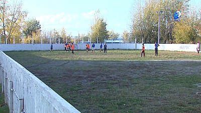 Пожарные Миасса играют в футбол с детьми!