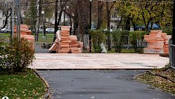 В Челябинске начали монтировать каток в парке Терешковой