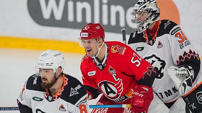 Хоккеисты «Трактора» проиграли в уральском дерби «Автомобилисту»