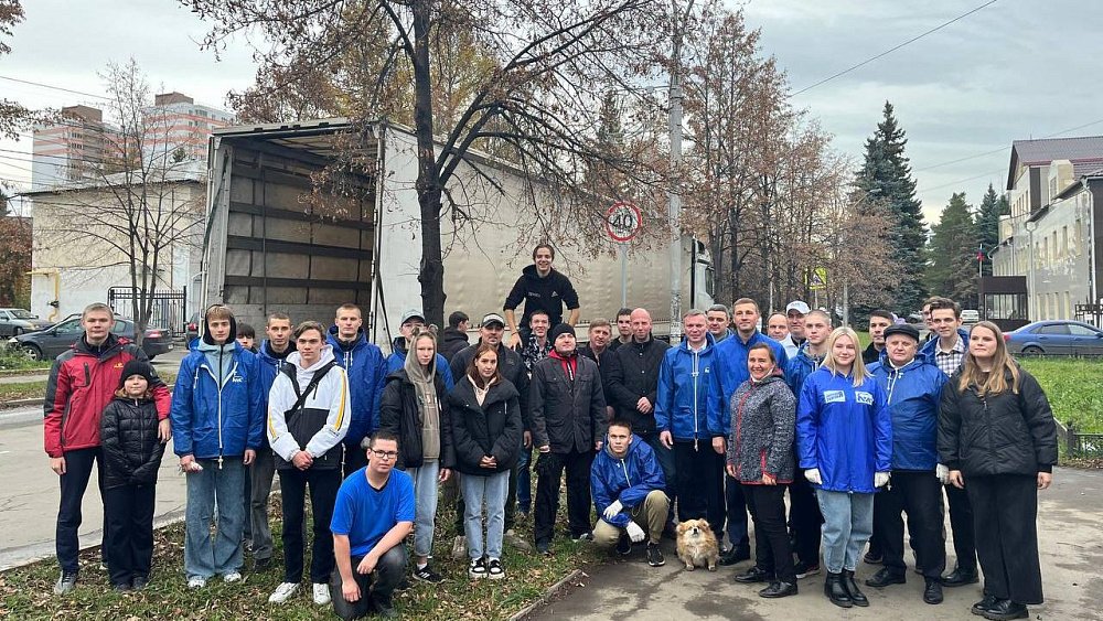 Из Копейска отправили фуру с гуманитарной помощью в Донбасс