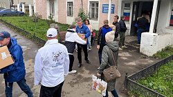 Из Копейска отправили фуру с гуманитарной помощью в Донбасс