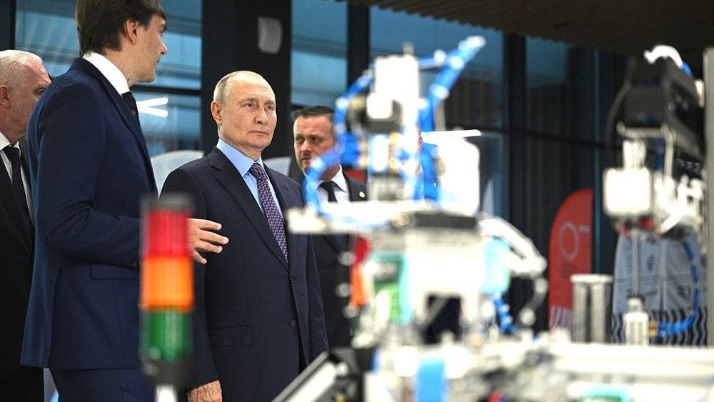 В Озерске приступили к выпуску мехатронных станций