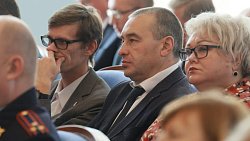 Алексей Текслер поручил главам активнее продвигать цифровые услуги южноуральцам