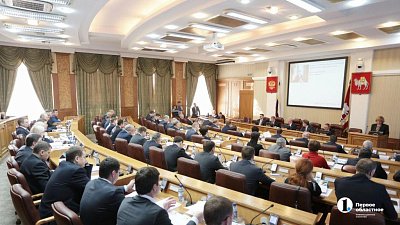 Заседания Заксобрания Челябинской области хотят начинать с прослушивания гимна РФ