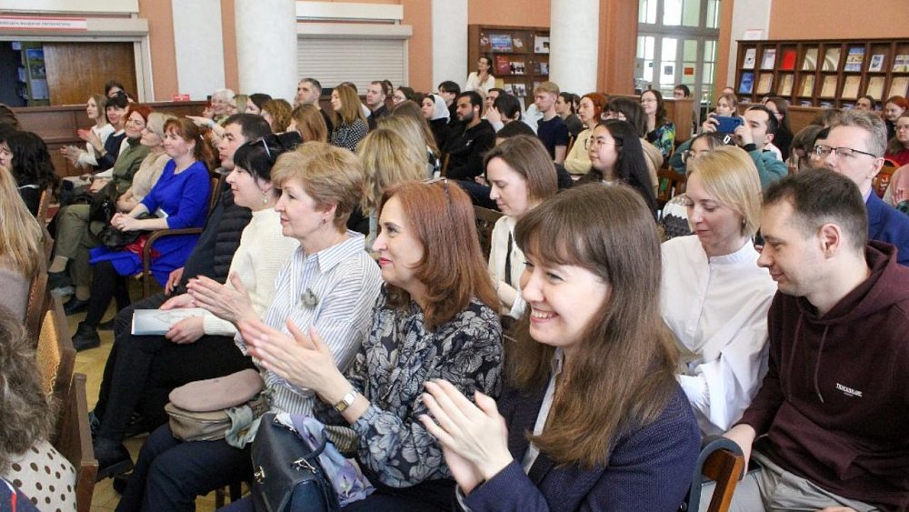 В Челябинске филологи поговорят на тему одушевленности робота и жареного поросенка