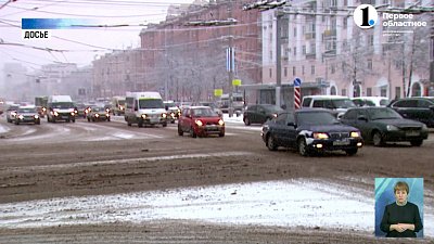 В Челябинске продолжается уборка тротуаров и дорог от снега