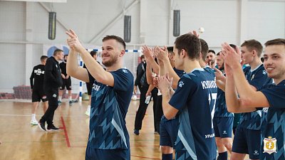 Мини-футбольный клуб «Южный Урал» поднялся на второе место в Высшей лиге