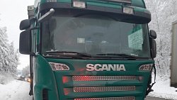 На трассе в Челябинской области водитель Lada пострадал в ДТП с фурой