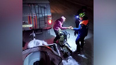 Спасатели эвакуировали двух туристок с хребта Уреньга