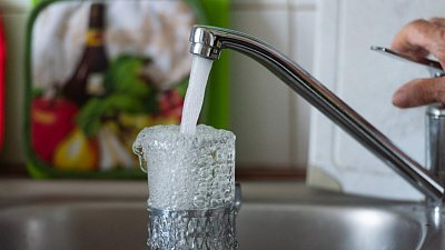 Биохимики не советуют готовить на воде из крана