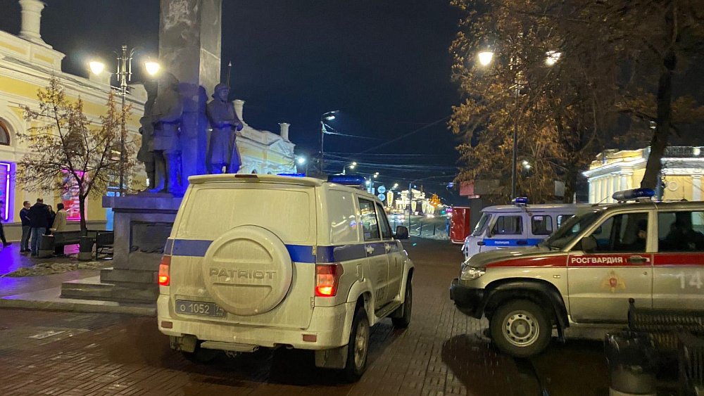 Почти 60 человек доставили в отдел полиции с Кировки в Челябинске