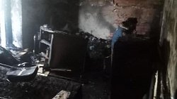 Участковый спас бабушку из горящей квартиры в Челябинской области