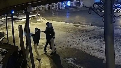 В Кыштыме вандалы разбили «умную» остановку