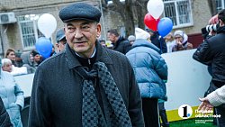 Владислав Третьяк открыл хоккейный корт в детском реабилитационном центре Челябинска