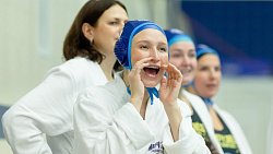 Ватерполистки «Уралочки» дважды сыграли вничью с командой легенд на «Матче звезд»