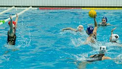 Ватерполистки «Уралочки» дважды сыграли вничью с командой легенд на «Матче звезд»