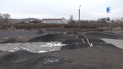 На спортплощадках Миасса идут ремонтные работы