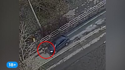 В Челябинске семилетняя девочка попала под колеса легковушки