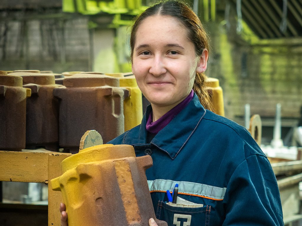 На ЧТЗ зарплата сотрудников без опыта работы стартует от 50 тыс. рублей