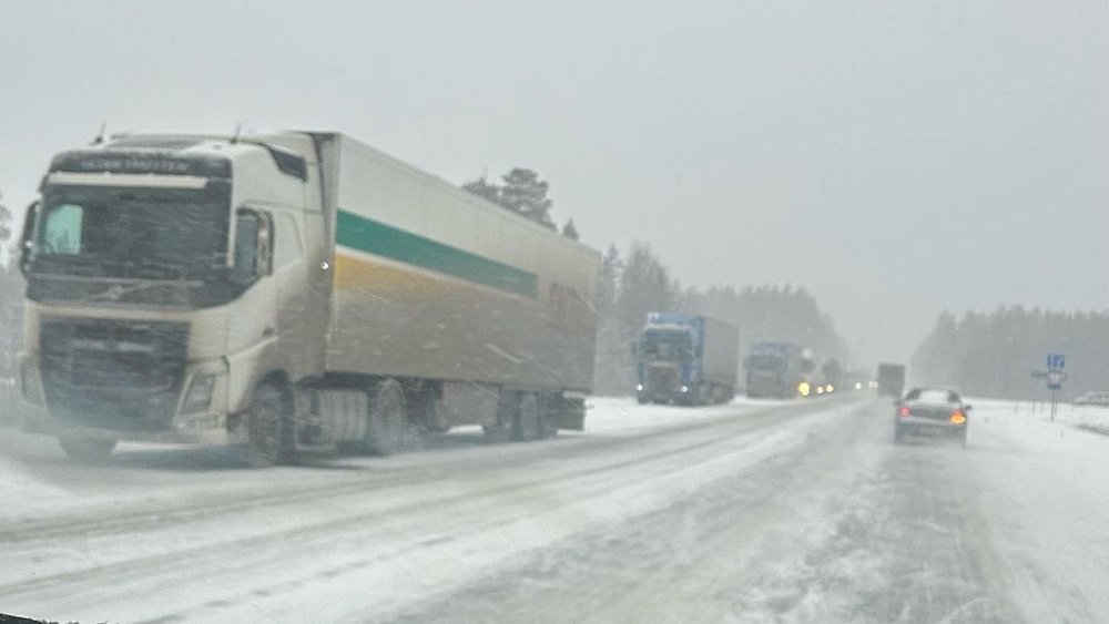 Пробки образовались на участке трассы М‑5 в Челябинской области из‑за непогоды