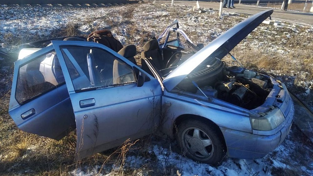 Два пассажира легкового авто пострадали в ДТП с поездом в Челябинской области