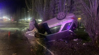 В Снежинске автомобиль перевернулся и вылетел на тротуар