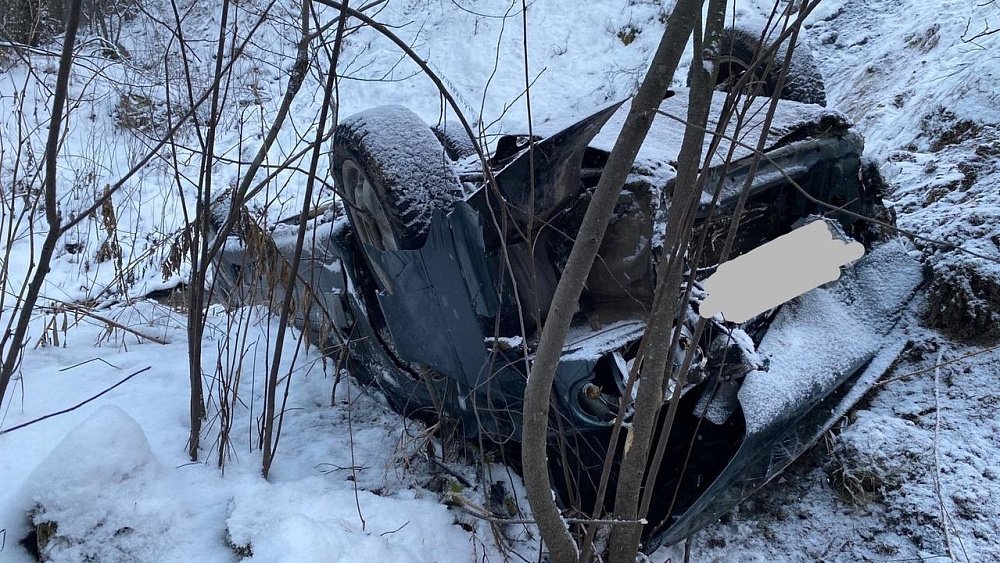Три человека разбились в ДТП с переворотом на трассе под Саткой