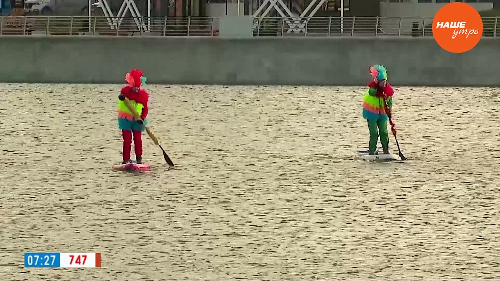 Закрыли сезон в сюжете «Дед Мороз на сапборде»