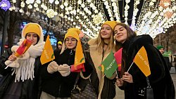 На Кировке устроили танцы в честь Всемирного фестиваля молодежи