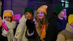 На Кировке устроили танцы в честь Всемирного фестиваля молодежи