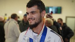 Челябинский боксер завоевал золото чемпионата Европы и пообещал жениться